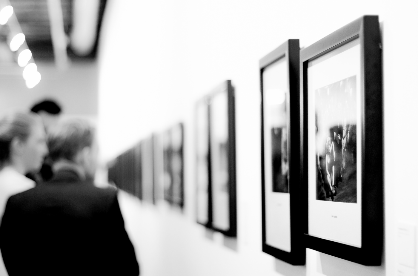 Wanderausstellung über die "Weiße Rose" in Wetzlar und Dillenburg. Foto: Adrianna Calvo von Pexels via Canva.com